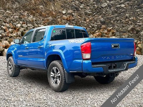 Used 2016 Toyota Tacoma TRD Sport w/ Towing Package AWD/4WD image 11