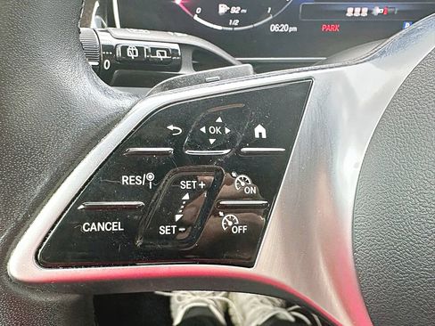 Used 2023 Mercedes-Benz GLC 300 4MATIC image 32