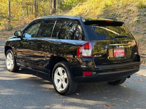 Used 2014 Jeep Compass Latitude w/ Sun/Sound Group image 8