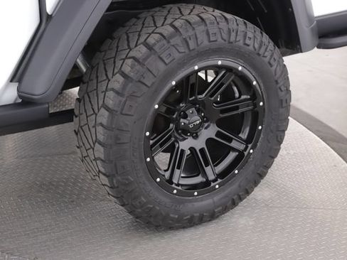 Used 2020 Jeep Gladiator Rubicon AWD/4WD image 14