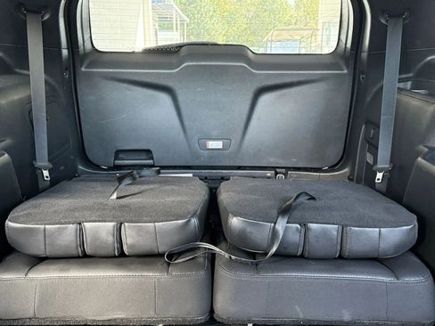 Used 2018 Ford Explorer XLT w/ Equipment Group 202A image 22