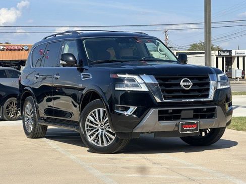 Used 2021 Nissan Armada SL w/ Captain's Chairs Package image 3
