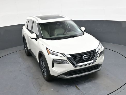 Used 2023 Nissan Rogue SV w/ SV Premium B Package image 30