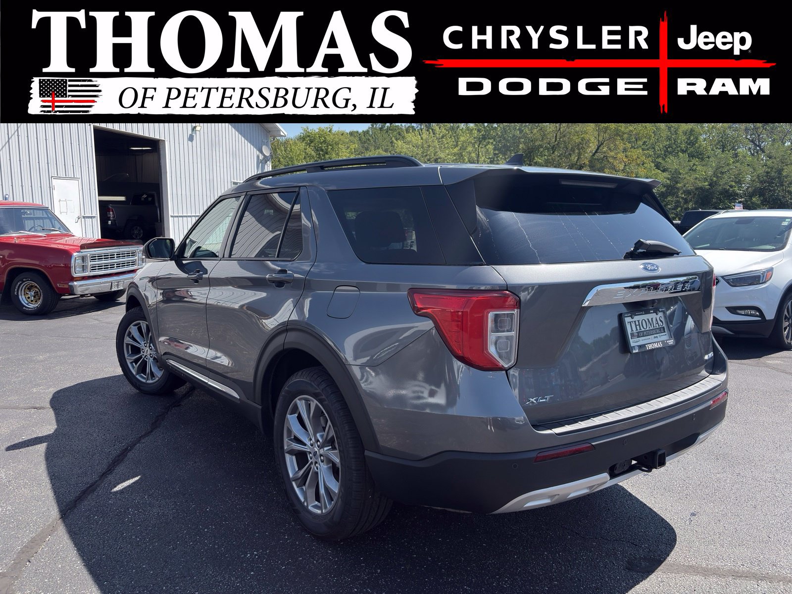 Used 2022 Ford Explorer XLT w/ Equipment Group 202A AWD/4WD image 12