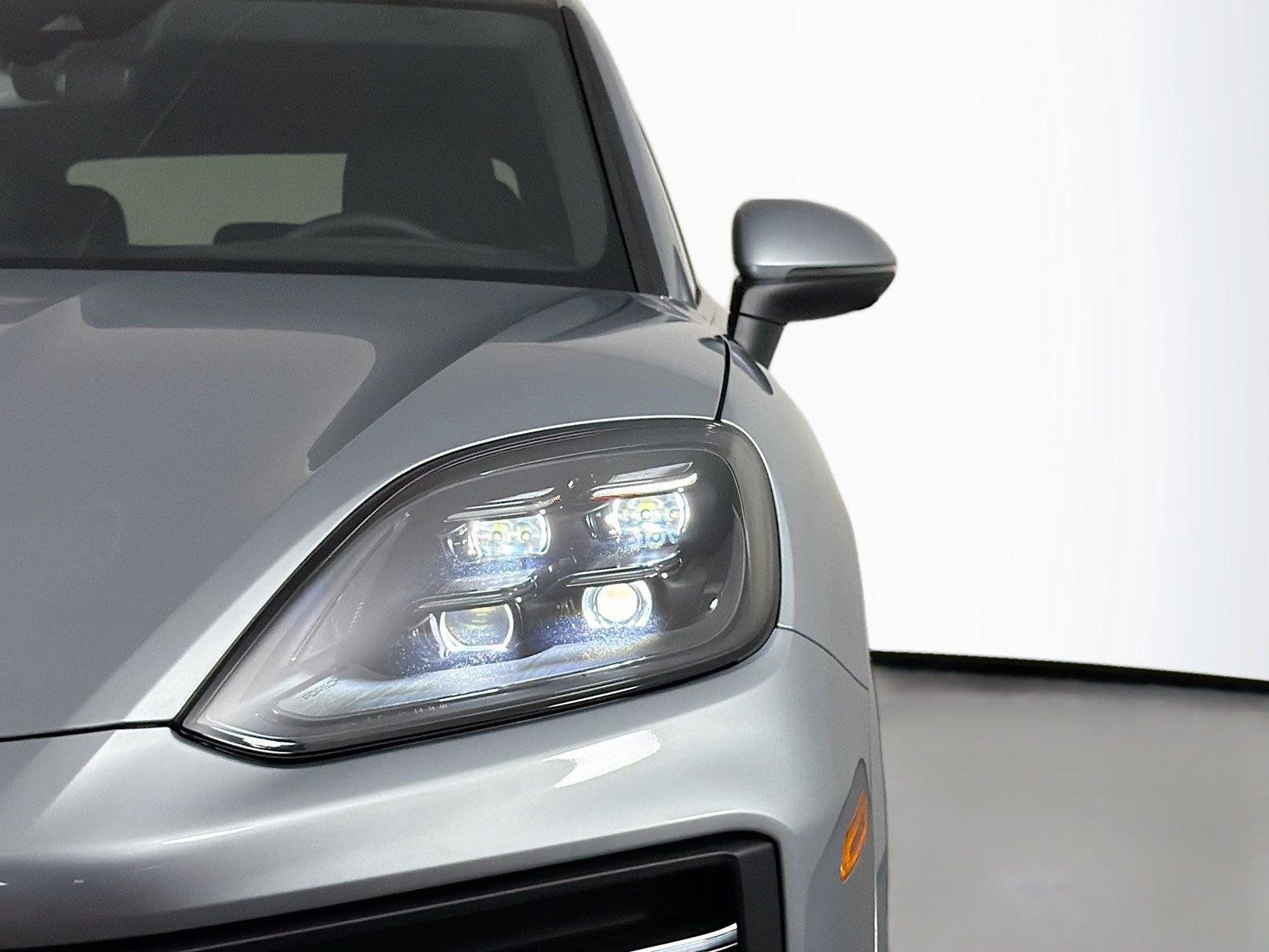Certified 2025 Porsche Cayenne Coupe AWD/4WD image 15