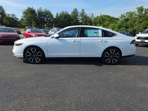 Used 2025 Honda Accord Touring image 6
