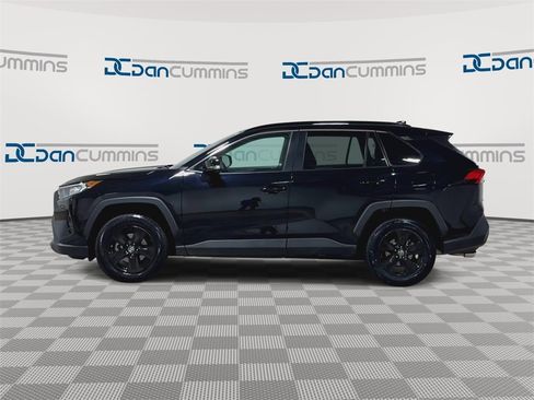 Used 2021 Toyota RAV4 XLE image 9