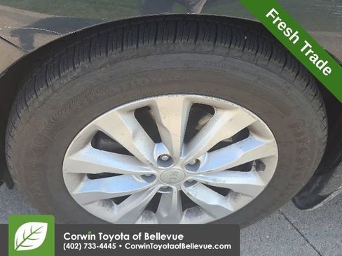 Used 2017 Kia Sedona EX FWD image 11