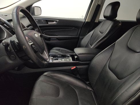 Used 2019 Ford Edge Titanium AWD/4WD image 17
