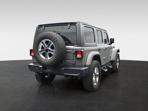 Used 2020 Jeep Wrangler Unlimited Sahara w/ Cold Weather Group AWD/4WD image 4