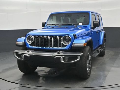 Used 2024 Jeep Wrangler Unlimited Sahara w/ Technology Group AWD/4WD image 33