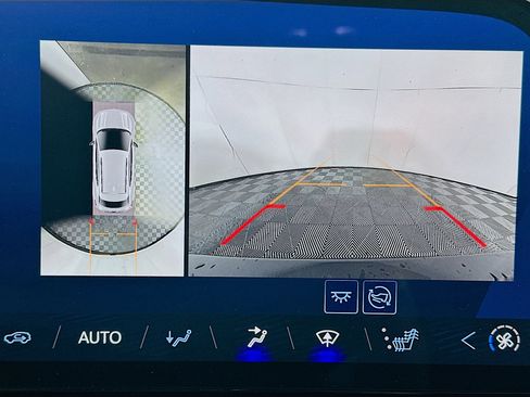 Used 2025 Chevrolet Equinox EV LT image 23