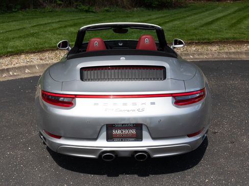 Used 2017 Porsche 911 Carrera 4S image 4