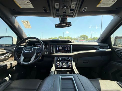 Used 2021 GMC Yukon Denali image 28