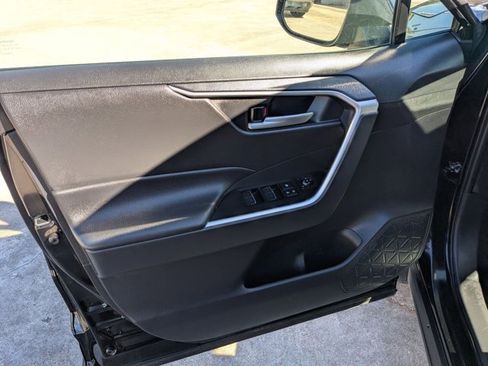 Used 2025 Toyota RAV4 XLE image 11