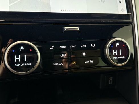 New 2026 Land Rover Discovery Dynamic SE image 34