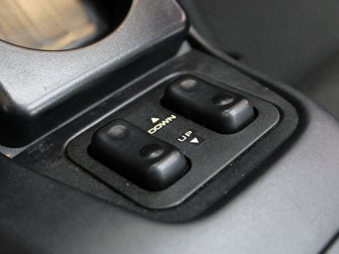 Used 1996 MAZDA MX-5 Miata image 40