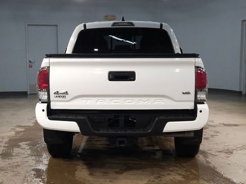 Used 2023 Toyota Tacoma Limited AWD/4WD image 6
