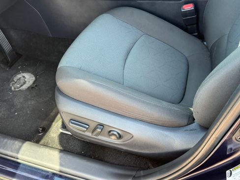 Used 2025 Toyota RAV4 XLE FWD image 14