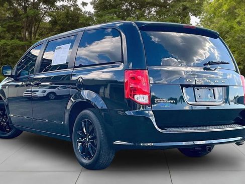 Used 2019 Dodge Grand Caravan SE FWD image 12