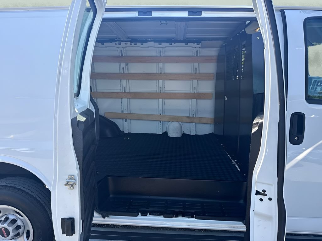Used 2022 GMC Savana 2500 w/ Driver Convenience Package RWD image 18