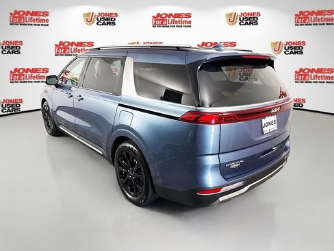 Used 2024 Kia Carnival SX Prestige FWD image 2