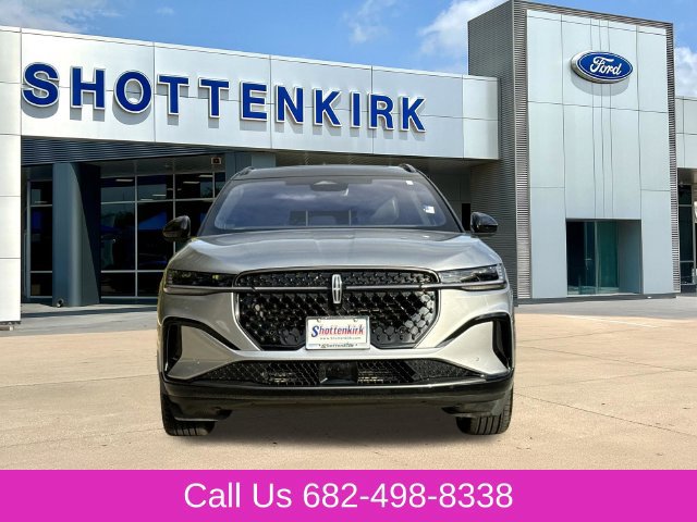 Used 2025 Lincoln Nautilus Reserve w/ Jet Appearance Package AWD/4WD image 2