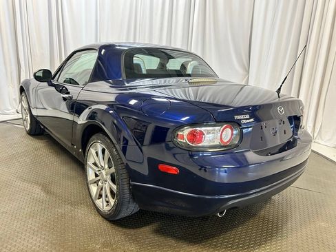 Used 2008 MAZDA MX-5 Miata Touring w/ Appearance Pkg RWD image 19
