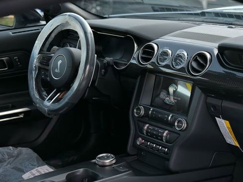 Used 2022 Ford Mustang Shelby GT500 w/ Carbon Fiber Track Pack image 31