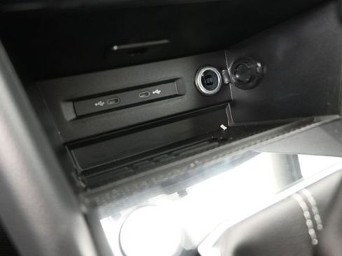 New 2026 Volkswagen Taos SE image 9