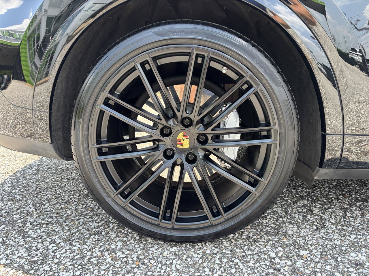 Used 2023 Porsche Cayenne Turbo AWD/4WD image 40