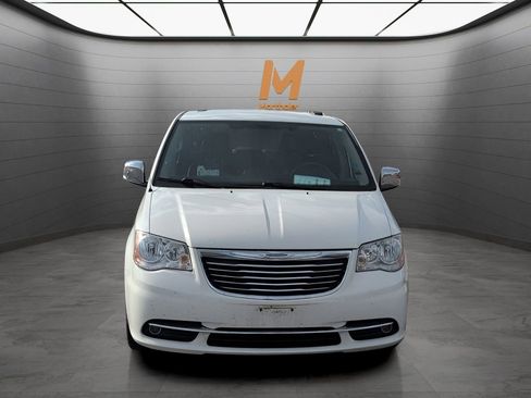 Used 2013 Chrysler Town & Country Touring-L w/ Driver Convenience Group FWD image 8