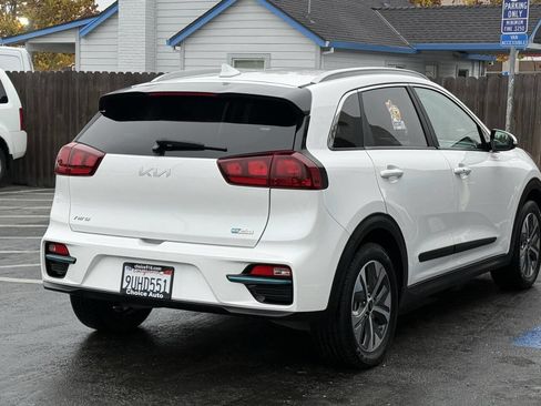 Used 2022 Kia Niro EX image 6