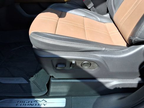 Certified 2023 Chevrolet Silverado 1500 High Country w/ High Country Premium Package AWD/4WD image 25