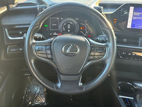 Used 2023 Lexus UX 250h AWD image 13