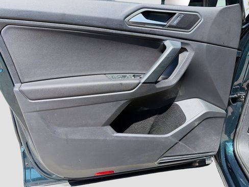 Used 2019 Volkswagen Tiguan SE w/ Panoramic Sunroof Package FWD image 20
