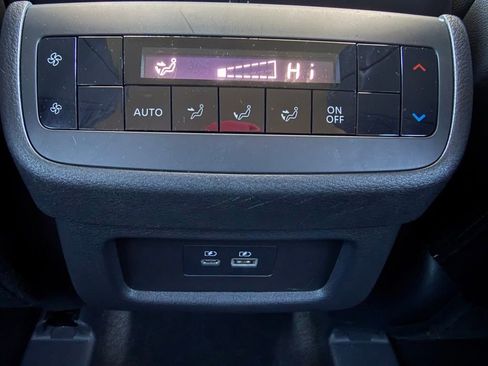 Used 2025 Nissan Pathfinder SL w/ Cargo Package image 18