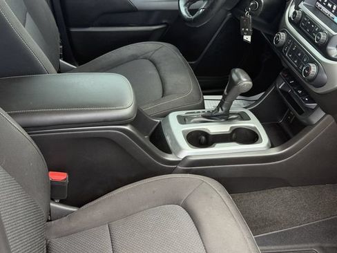 Used 2018 Chevrolet Colorado LT w/ LT Convenience Package RWD image 17
