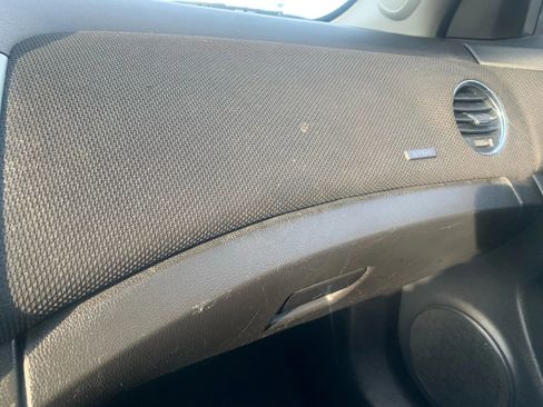 Used 2015 Chevrolet Cruze LT image 18