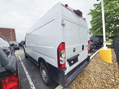 Used 2026 RAM ProMaster 2500 w/ Convenience Group FWD image 3