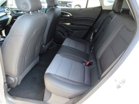 Certified 2024 Chevrolet Trax LT w/ Driver Confidence Package image 25