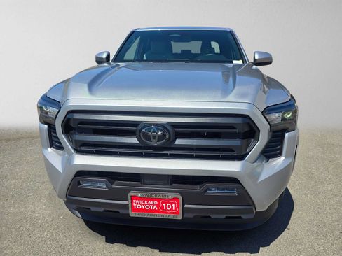 Used 2025 Toyota Tacoma SR5 AWD/4WD image 8