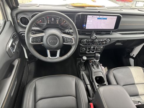 Used 2024 Jeep Wrangler Unlimited Sahara w/ Safety Group AWD/4WD image 7