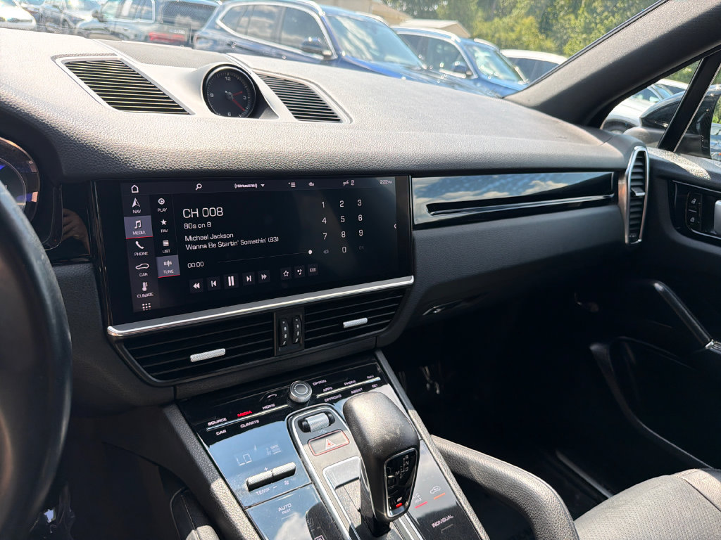 Used 2020 Porsche Cayenne AWD/4WD image 29