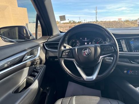 Used 2023 Buick Enclave Premium image 13