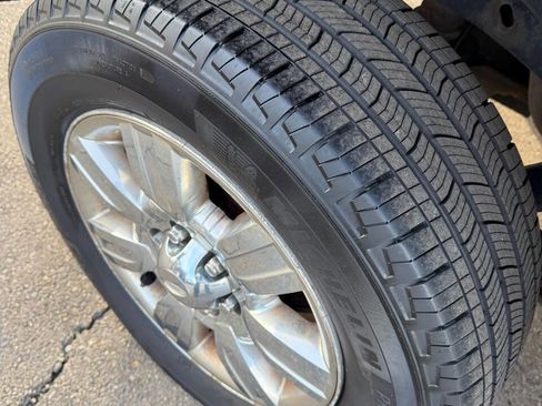 Used 2011 Ford F150 XLT w/ XLT Chrome Pkg image 27