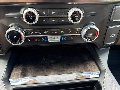Used 2023 Ford F250 Lariat w/ Black Appearance Package AWD/4WD image 26