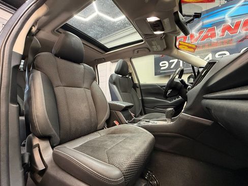 Used 2019 Subaru Forester Premium AWD/4WD image 6