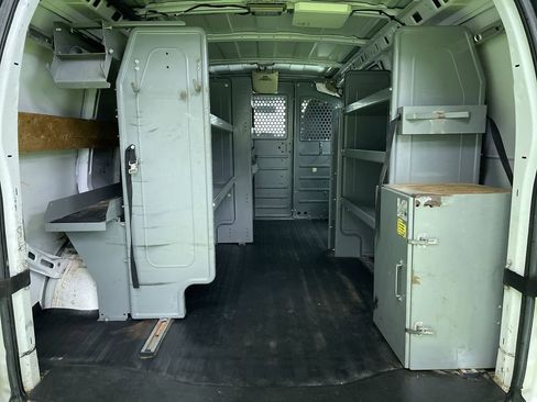 Used 2014 Chevrolet Express 2500 image 26