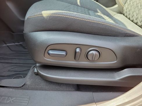 Used 2024 Chevrolet Equinox LT FWD image 21